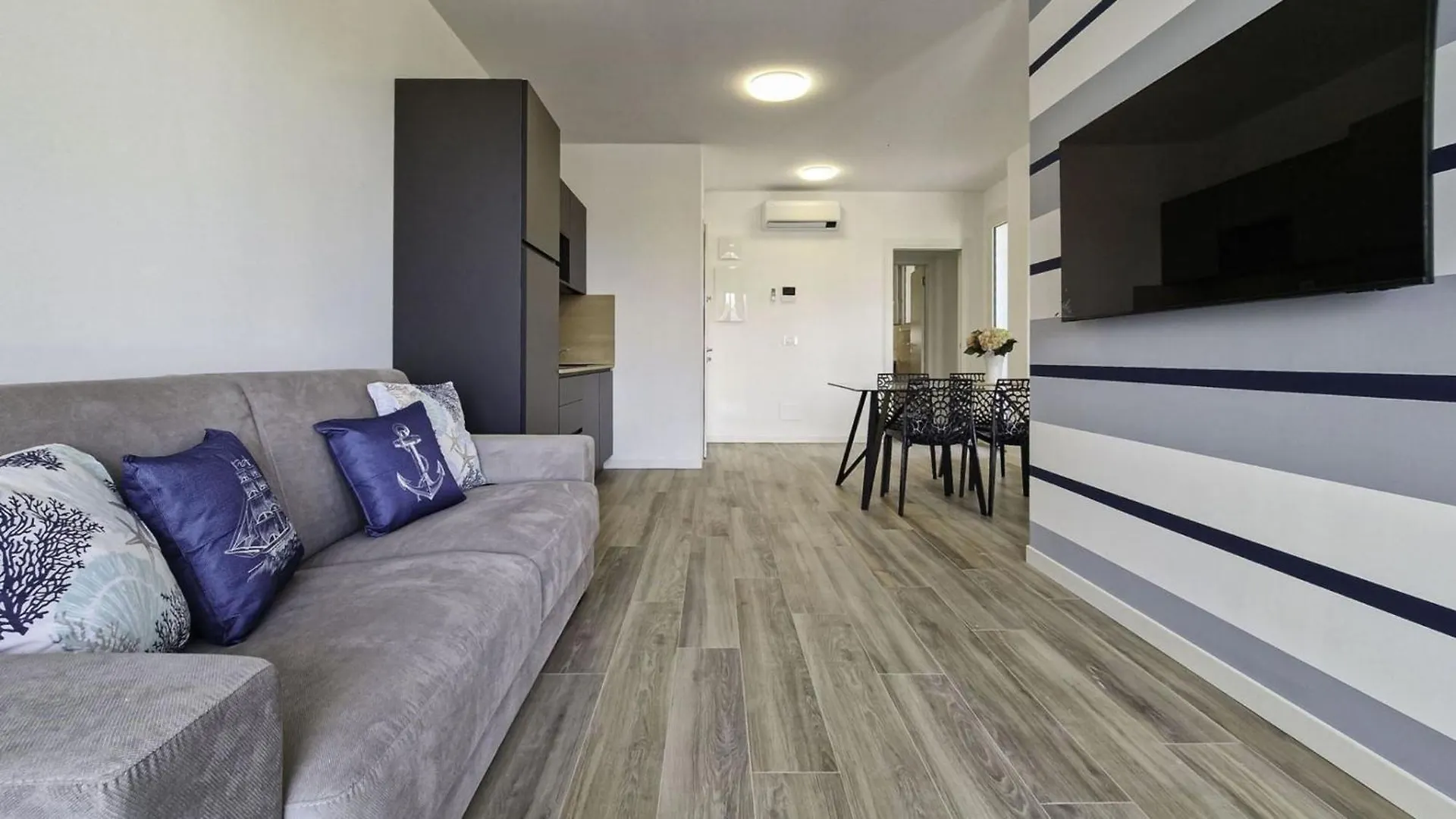 Modern Studio With Terrace In Bibione